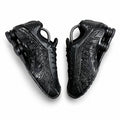NIKE SHOX  NEGRA GRABADOS