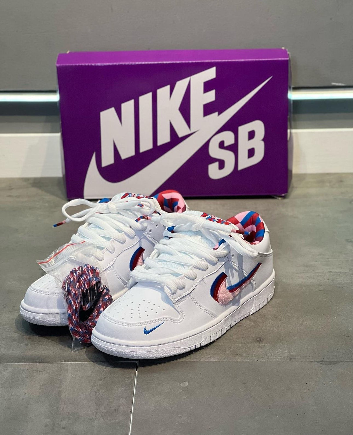 NIKE SB BLANCO - MORADO PARRA