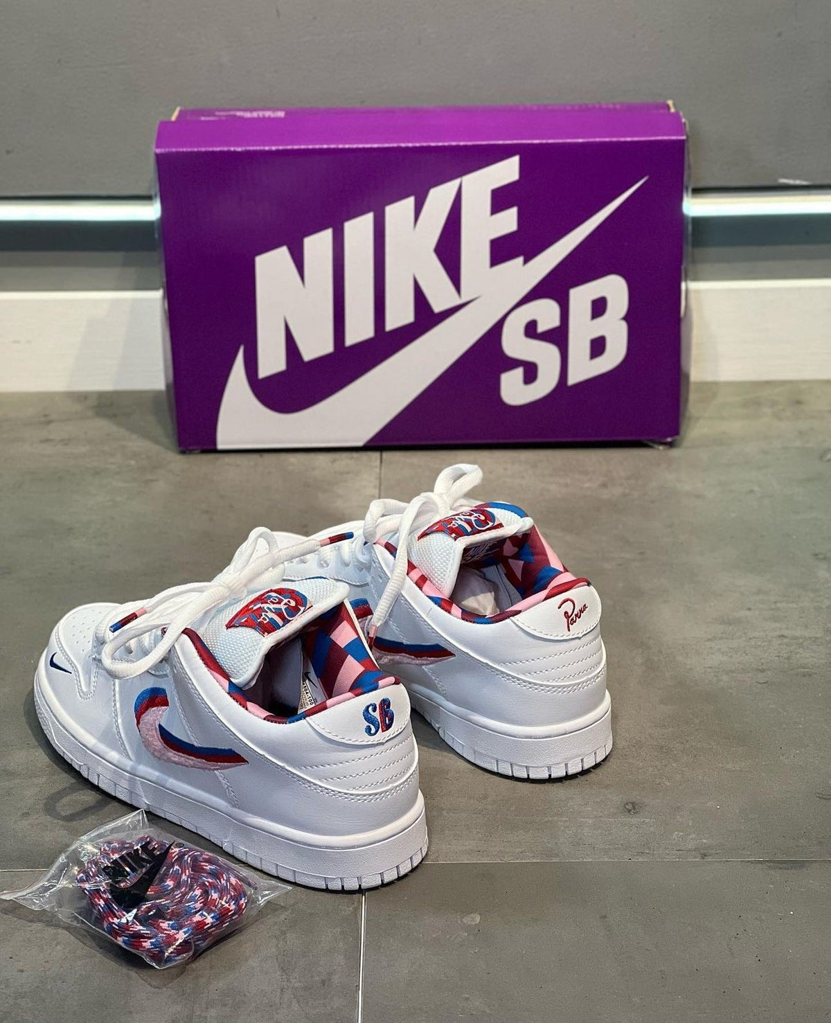 NIKE SB BLANCO - MORADO PARRA